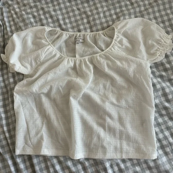 Texture & Thread Peasant Top - Picture 2 of 3